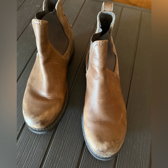 Sorel Tan Leather Boots with Black Soles - Picture 5 of 7